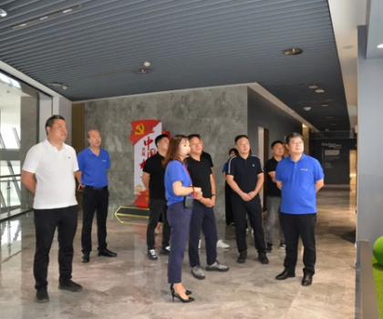 深圳朗生整裝科技有限公司副董事長王斌一行到訪惠達(dá)衛(wèi)浴調(diào)研參觀