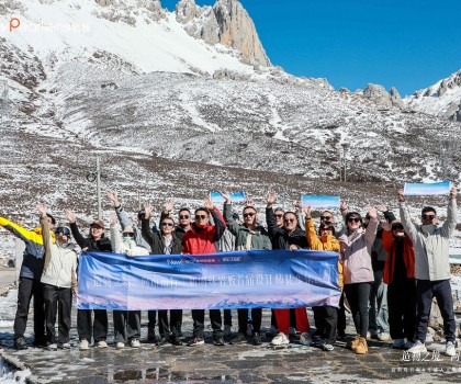 新明珠巖板回歸自然， 以《造物》之名，演繹向山而行