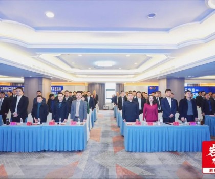 2025首屆巖板交付團(tuán)隊(duì)百?gòu)?qiáng)TOP100高峰論壇暨巖板大師—巖板交付發(fā)布會(huì)圓滿落幕，引領(lǐng)巖板交付新時(shí)代！