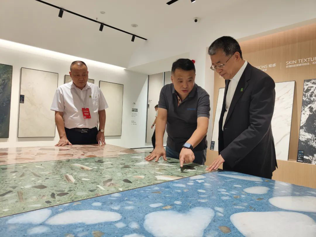 1725609924700933.jpg 獅王瓷磚云脈石D系列&深刻質(zhì)感磚震撼首發(fā)4.jpg